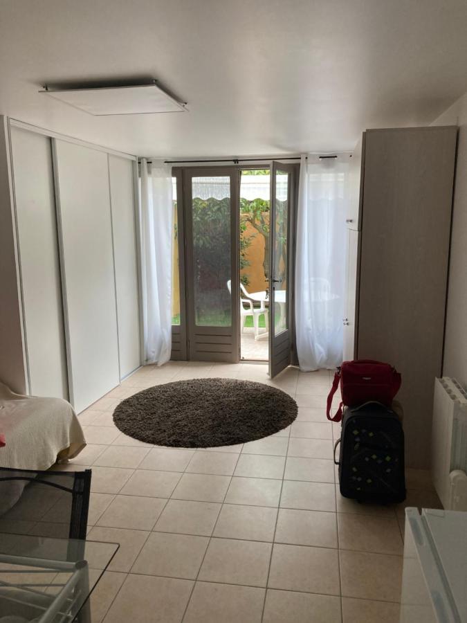 Studio Pied Dans L Eau La Londe-les-Maures Exterior foto